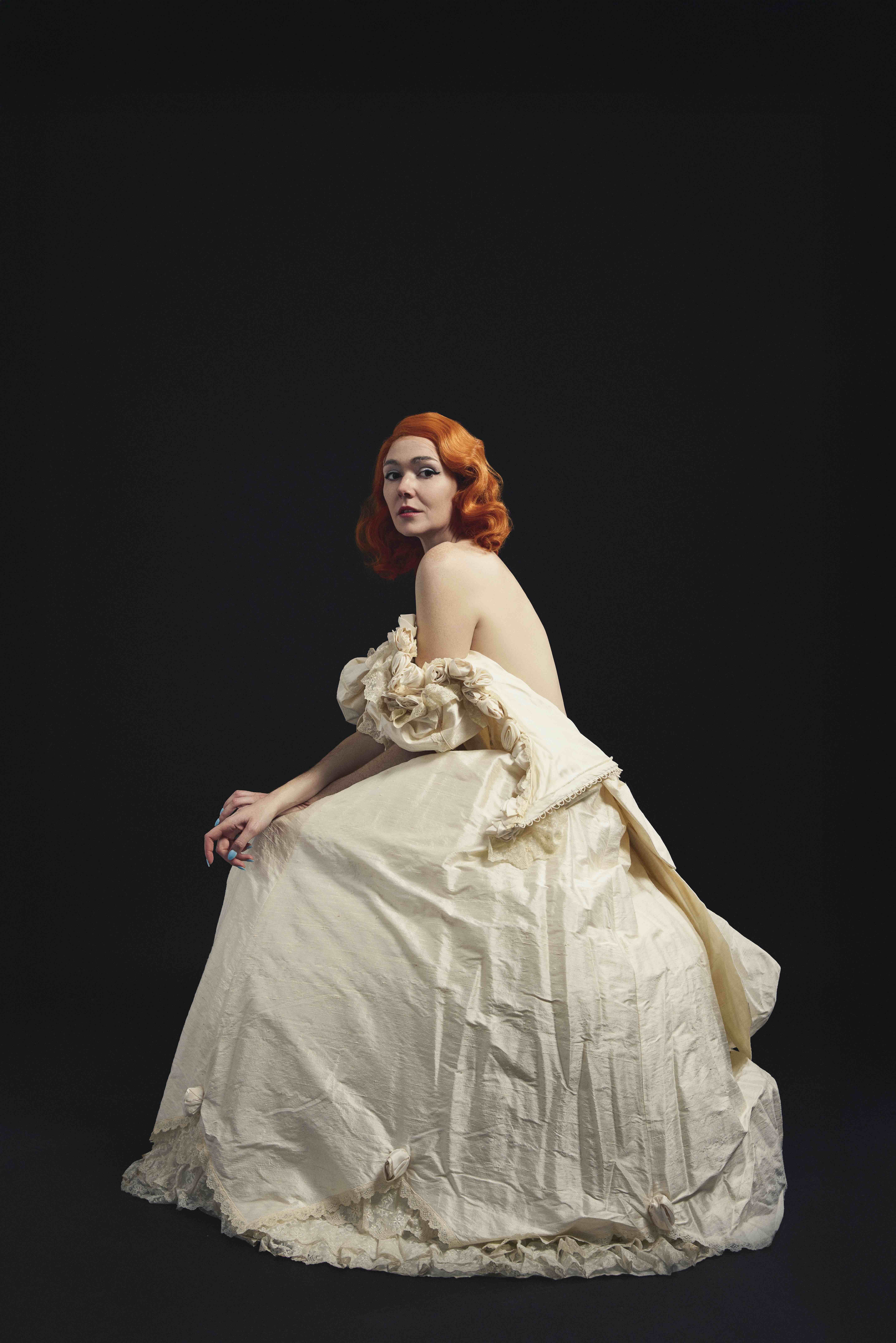 Award-Winning Comedian Elf Lyons Brings Is The Woman on the Edge to London