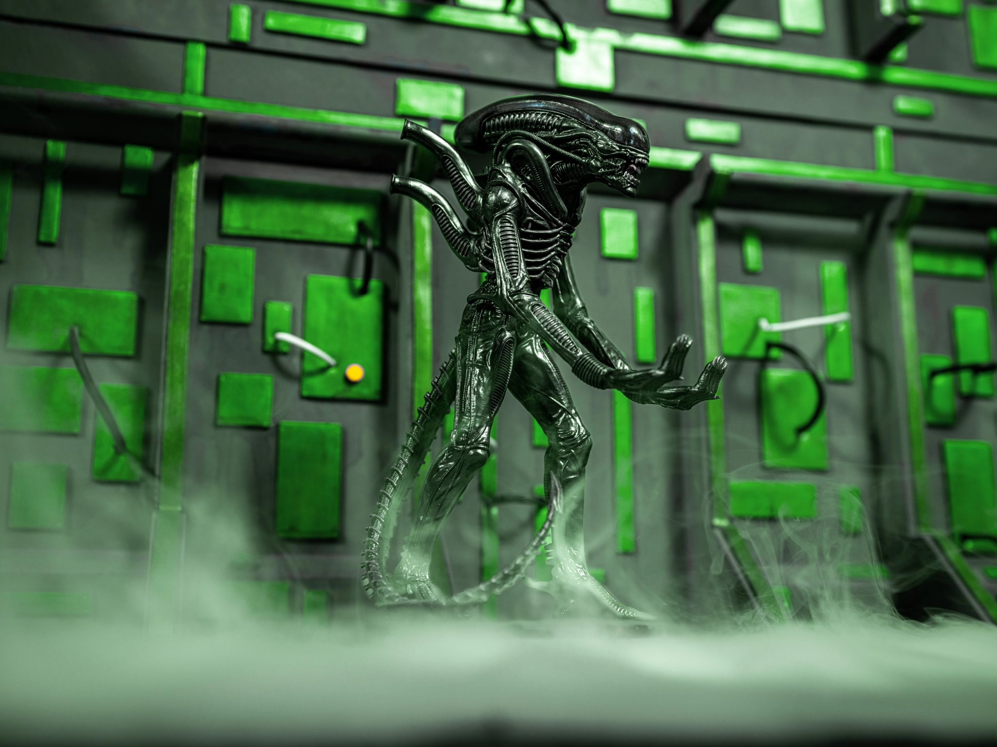 The Xenomorph moves from the silver screen to the gaming desk